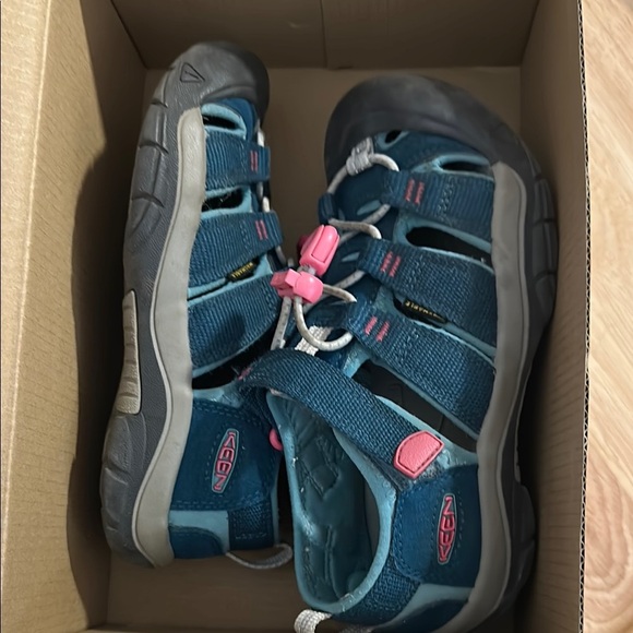 Keen Newport H2 Legion Blue Hot Pink Washable Shoes size 1 - Picture 7 of 10